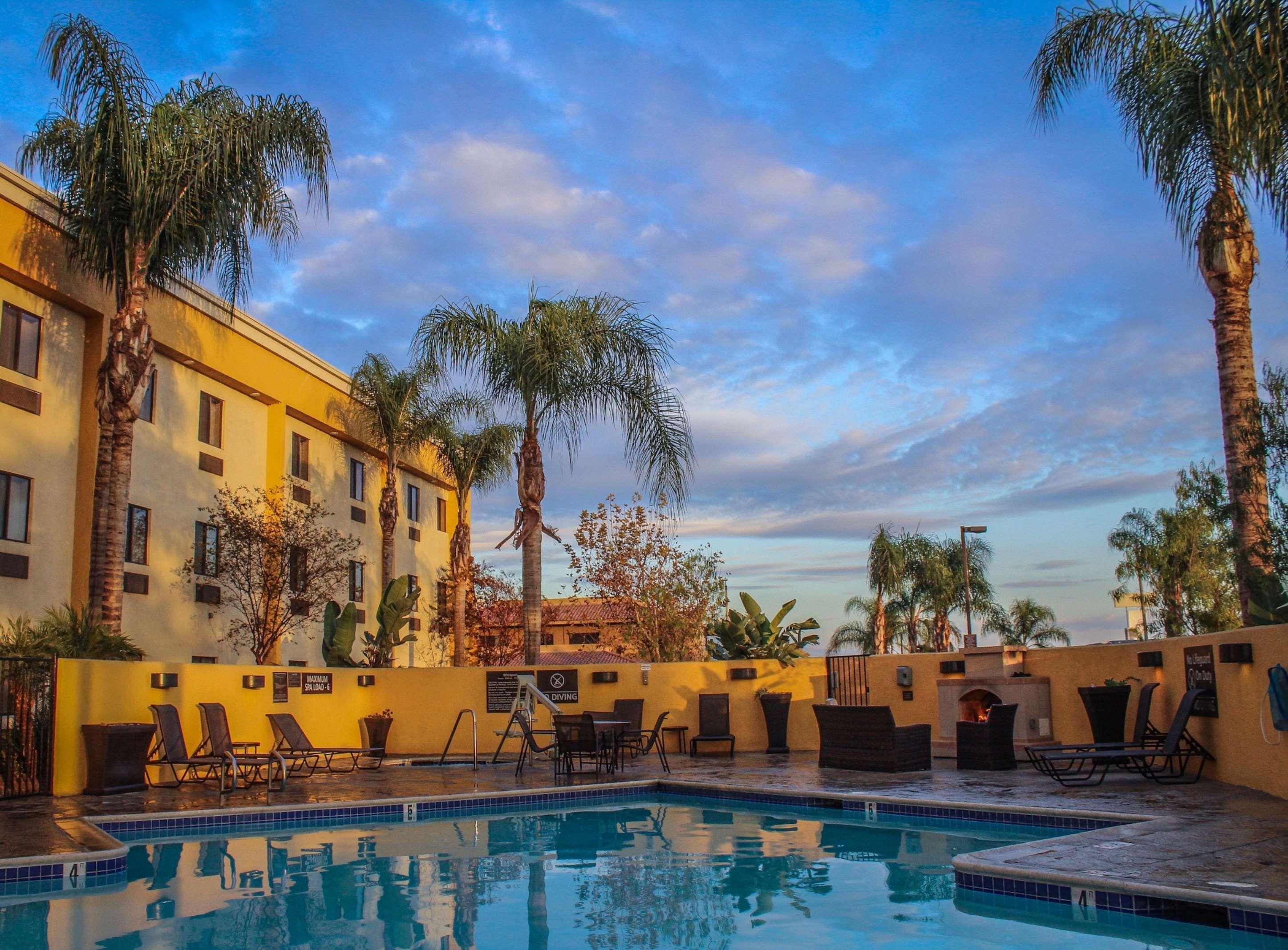 Best Western Plus Arrowhead Hotel Colton Exterior foto